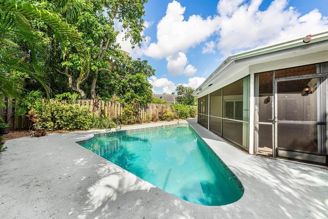 966 NW 37TH Avenue, Delray Beach, FL 33445