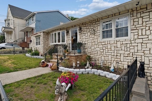 249 Bergen Ave, Kearny Town, NJ 07032