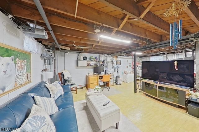 249 Bergen Ave, Kearny Town, NJ 07032