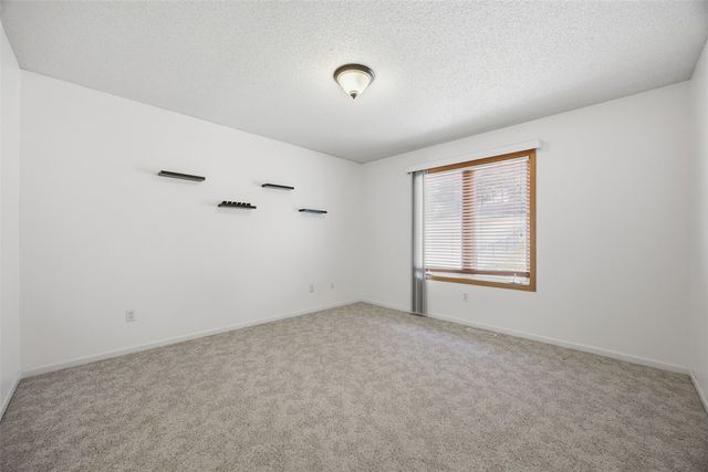 1731 Parkway Drive, Coralville, IA 52241