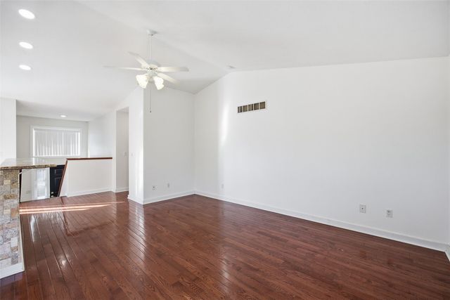 1731 Parkway Drive, Coralville, IA 52241