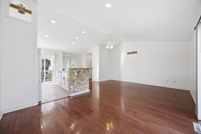 1731 Parkway Drive, Coralville, IA 52241