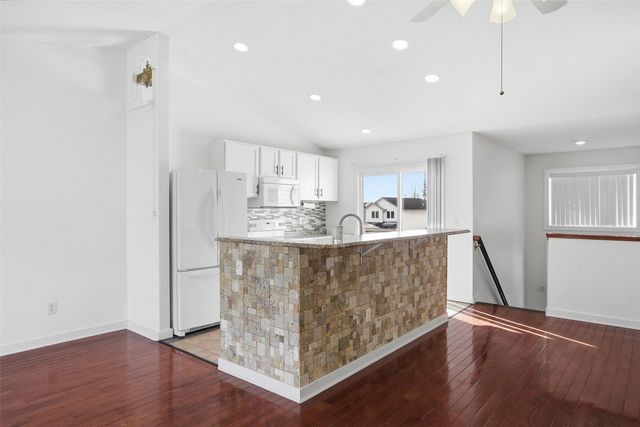 1731 Parkway Drive, Coralville, IA 52241