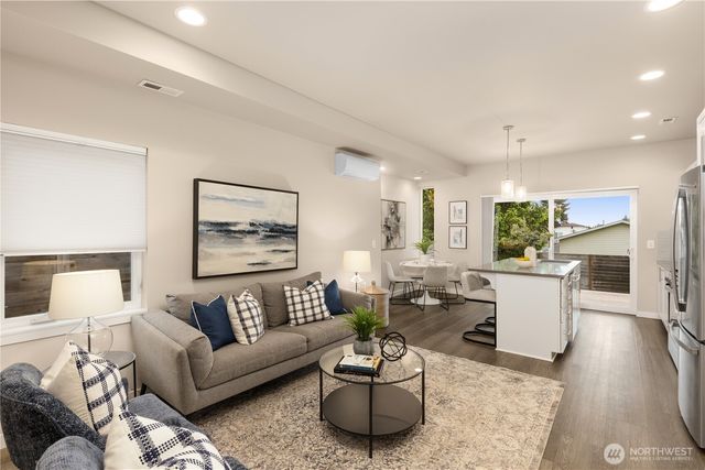 3928 S Findlay Street, Seattle, WA 98118