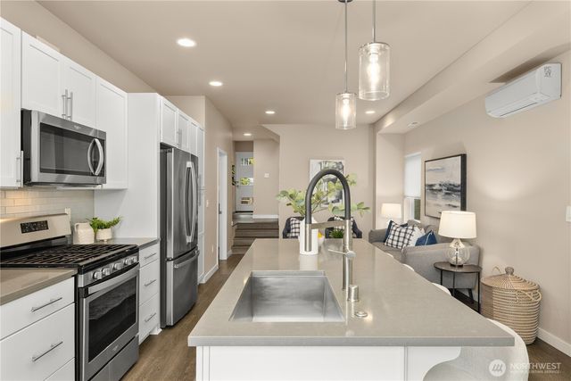 3928 S Findlay Street, Seattle, WA 98118