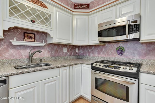 14 Hialeah, West Long Branch, NJ 07764