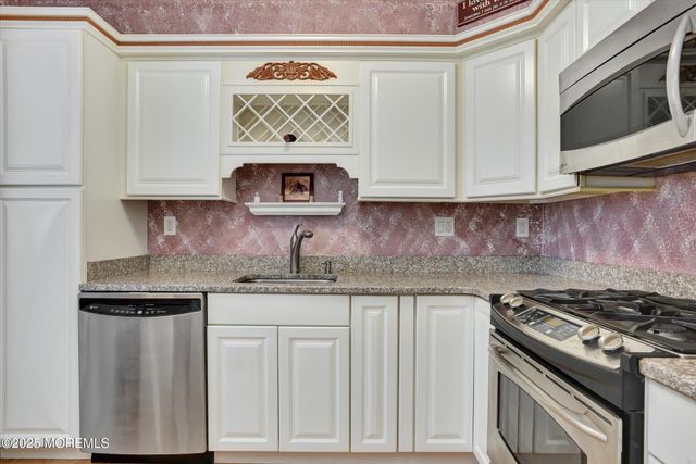 14 Hialeah, West Long Branch, NJ 07764