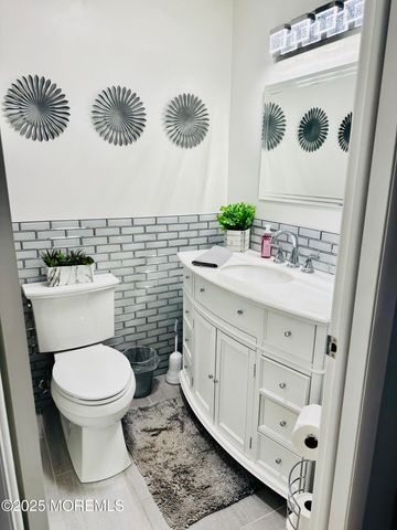 14 Hialeah, West Long Branch, NJ 07764