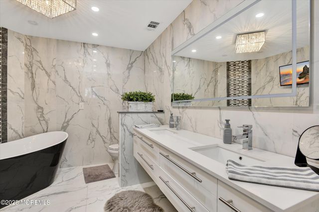 14 Hialeah, West Long Branch, NJ 07764