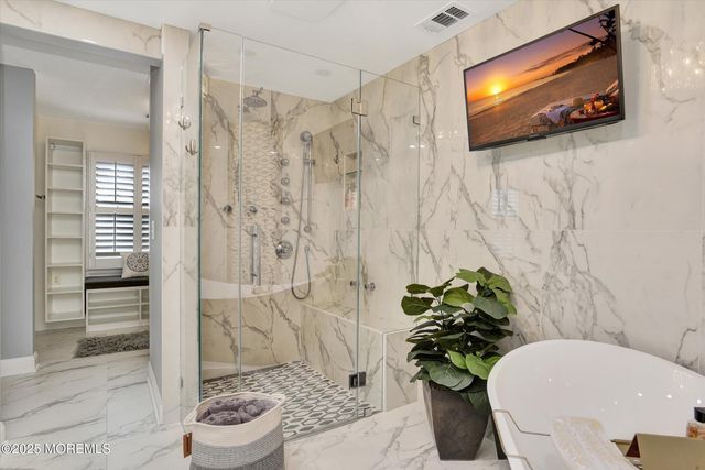 14 Hialeah, West Long Branch, NJ 07764