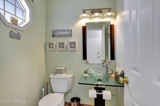 14 Hialeah, West Long Branch, NJ 07764