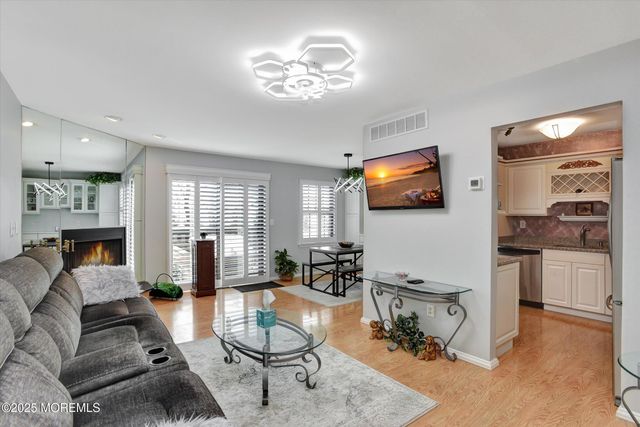 14 Hialeah, West Long Branch, NJ 07764