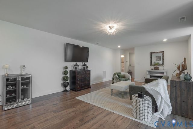 2222 Osborne Hill Dr, Rockville, VA 23146