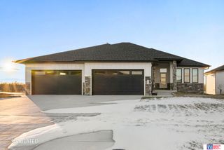 401 N 104th Street, Lincoln, NE 68527