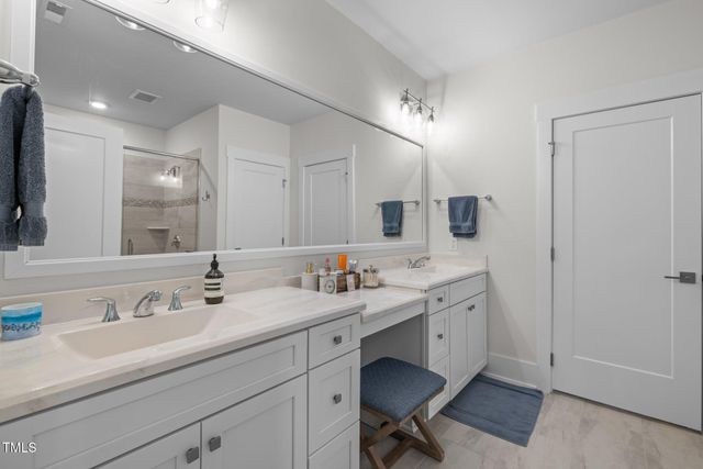 10310 Sablewood Drive 211, Raleigh, NC 27617
