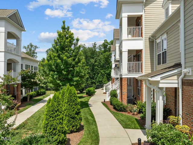 10310 Sablewood Drive 211, Raleigh, NC 27617