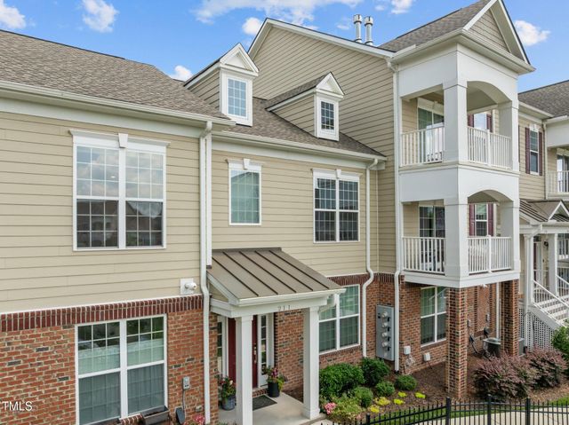 10310 Sablewood Drive 211, Raleigh, NC 27617