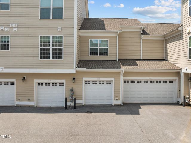 10310 Sablewood Drive 211, Raleigh, NC 27617
