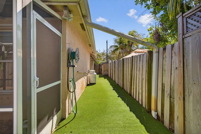 1383 NE 27th Street, Pompano Beach, FL 33064