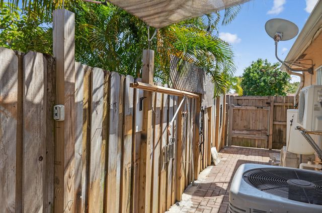 1383 NE 27th Street, Pompano Beach, FL 33064