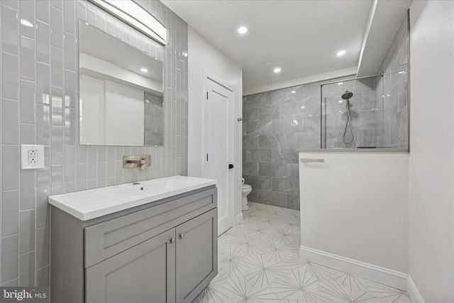 1300 S 6TH ST, Philadelphia, PA 19147