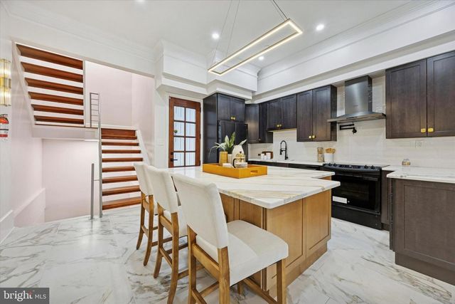 1300 S 6TH ST, Philadelphia, PA 19147