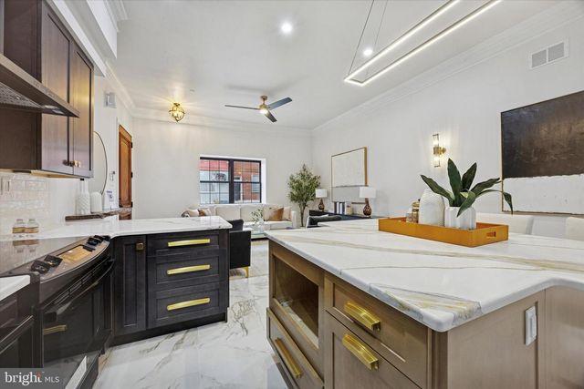 1300 S 6TH ST, Philadelphia, PA 19147