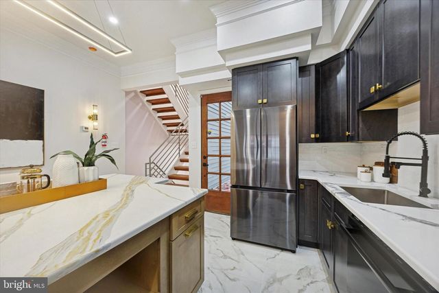 1300 S 6TH ST, Philadelphia, PA 19147