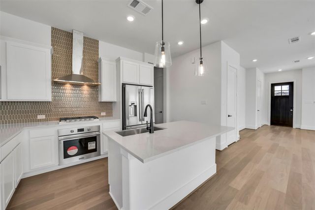 3211 Royal Oaks Hollow Lane, Houston, TX 77082