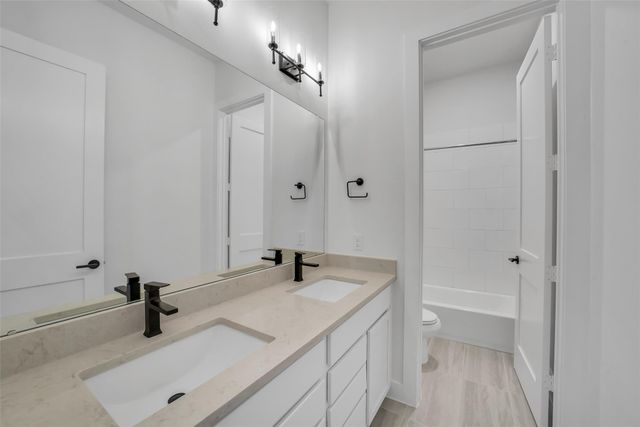 3211 Royal Oaks Hollow Lane, Houston, TX 77082