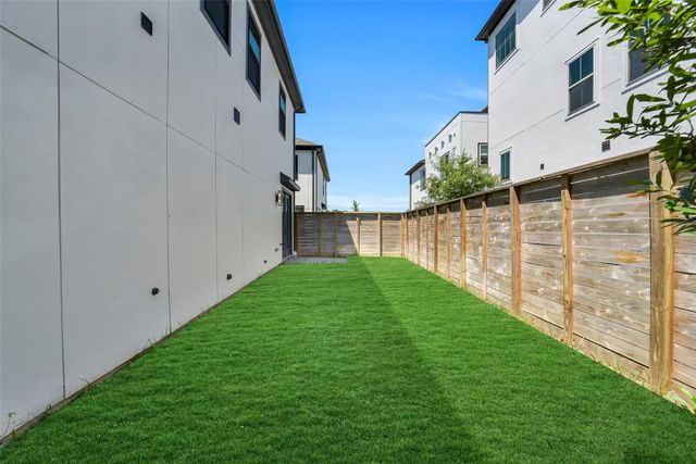 3211 Royal Oaks Hollow Lane, Houston, TX 77082