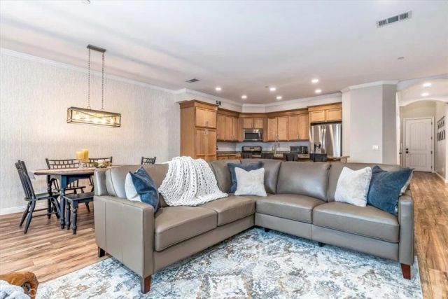 53 8th Street, Templeton, CA 93465