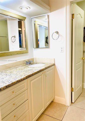 15187 W Loch Isle Drive W 15187, Miami Lakes, FL 33014