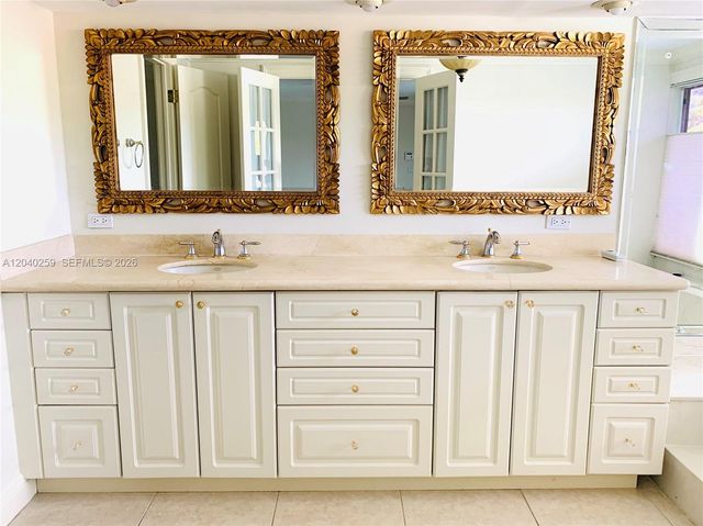 15187 W Loch Isle Drive W 15187, Miami Lakes, FL 33014