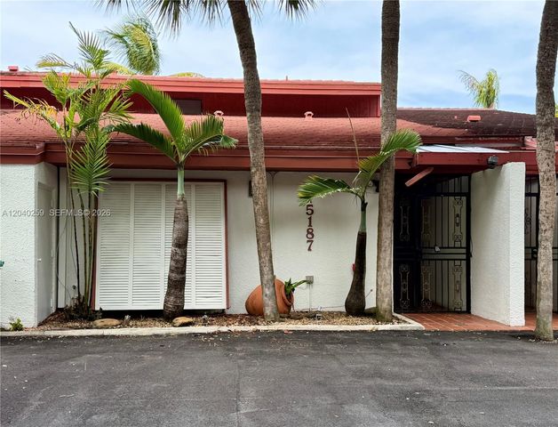 15187 W Loch Isle Drive W 15187, Miami Lakes, FL 33014