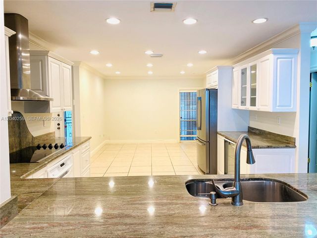 15187 W Loch Isle Drive W 15187, Miami Lakes, FL 33014