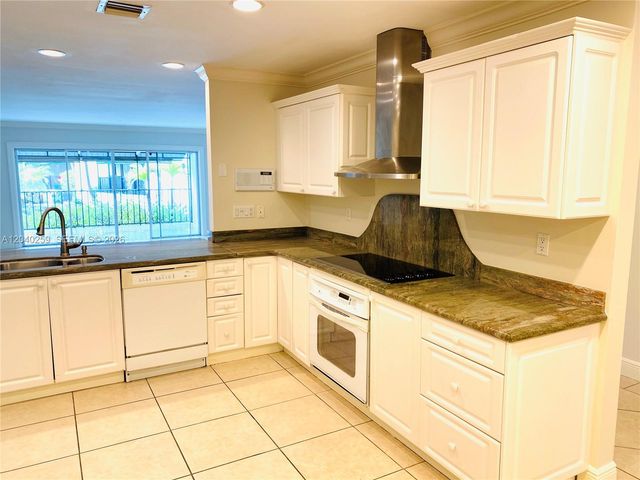 15187 W Loch Isle Drive W 15187, Miami Lakes, FL 33014