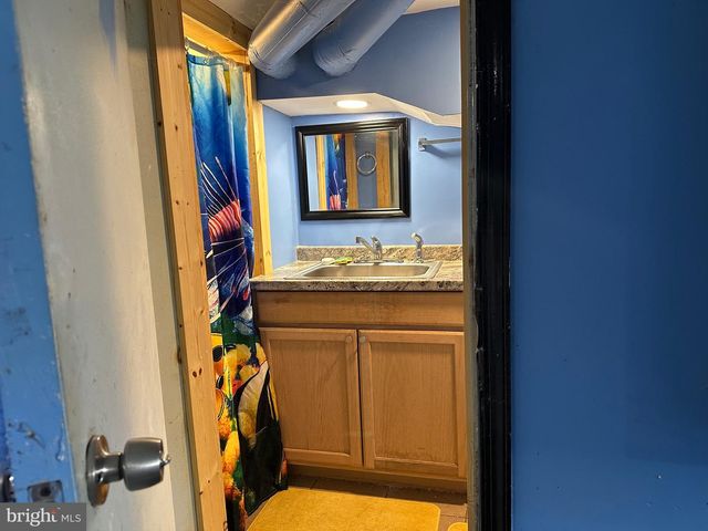 502 N WEST AVE, Vineland, NJ 08360