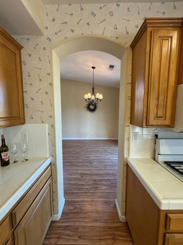 5586 E Atchison Street, Fresno, CA 93727