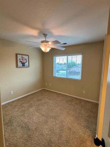 5586 E Atchison Street, Fresno, CA 93727