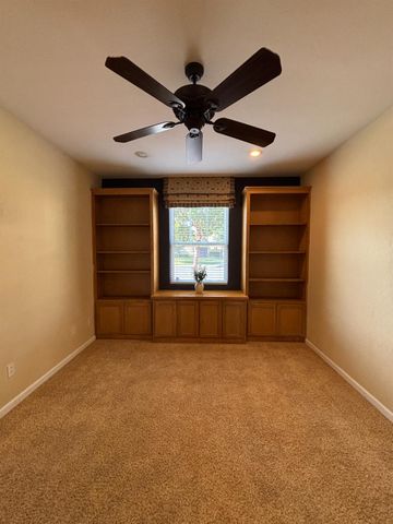 5586 E Atchison Street, Fresno, CA 93727