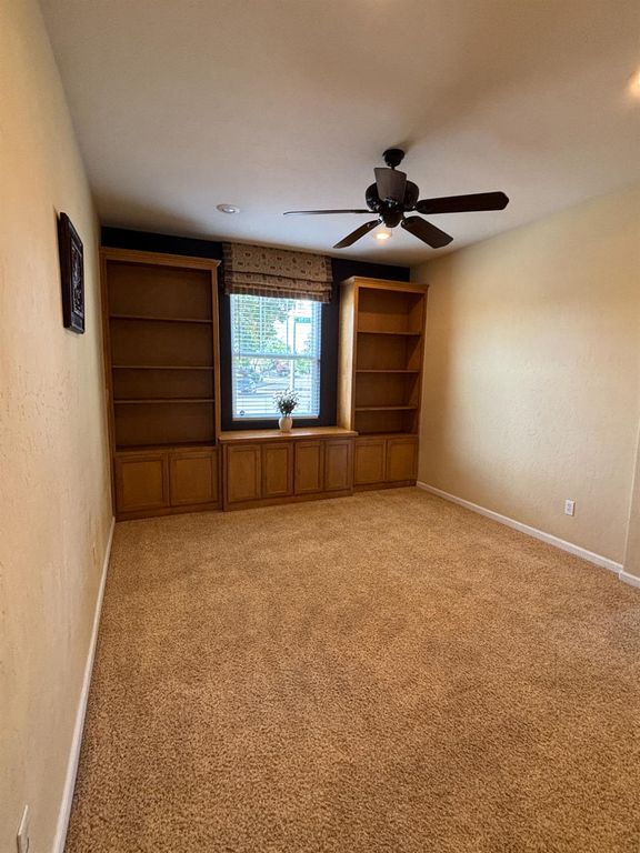 Image 10 of property listing at 5586 E Atchison Street, Fresno, CA 93727