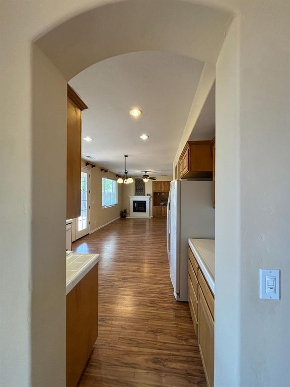 Image 13 of property listing at 5586 E Atchison Street, Fresno, CA 93727