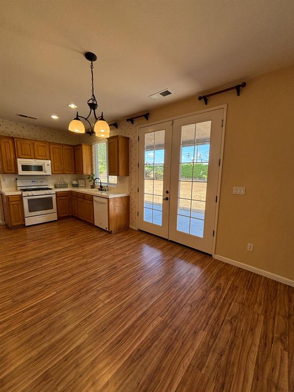 Image 22 of property listing at 5586 E Atchison Street, Fresno, CA 93727