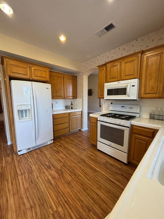 Image 23 of property listing at 5586 E Atchison Street, Fresno, CA 93727