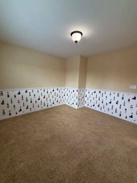 Image 28 of property listing at 5586 E Atchison Street, Fresno, CA 93727