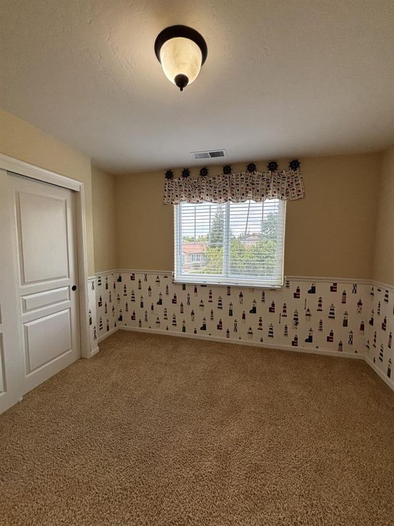 Image 29 of property listing at 5586 E Atchison Street, Fresno, CA 93727