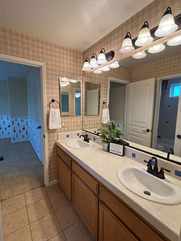 Image 32 of property listing at 5586 E Atchison Street, Fresno, CA 93727