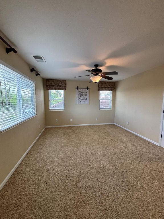 Image 37 of property listing at 5586 E Atchison Street, Fresno, CA 93727