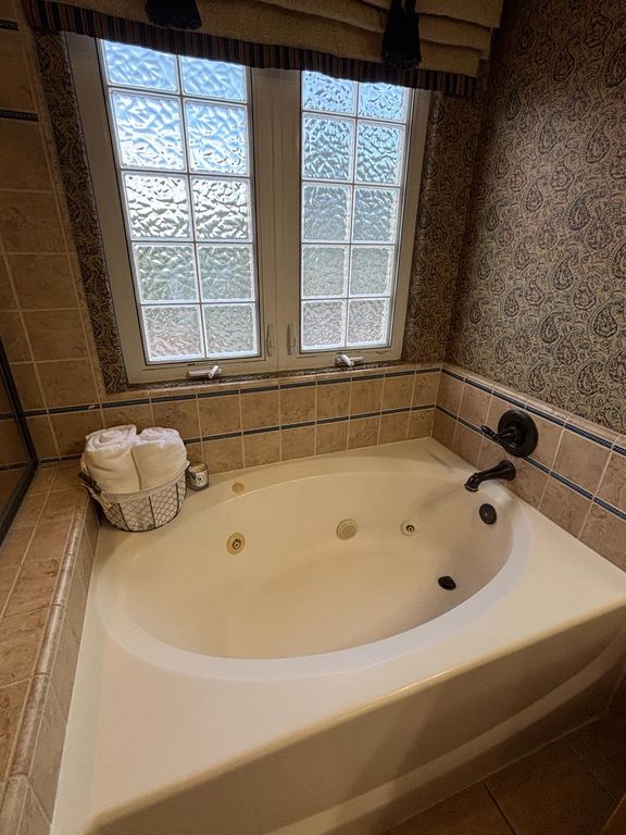 Image 41 of property listing at 5586 E Atchison Street, Fresno, CA 93727